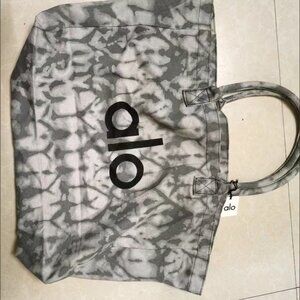 Alo Yoga Grey Tie Dye Shopper Tote Bag One Size! NWT